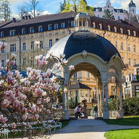 Krivan Hotel カルロヴィ・ヴァリ エクステリア 写真